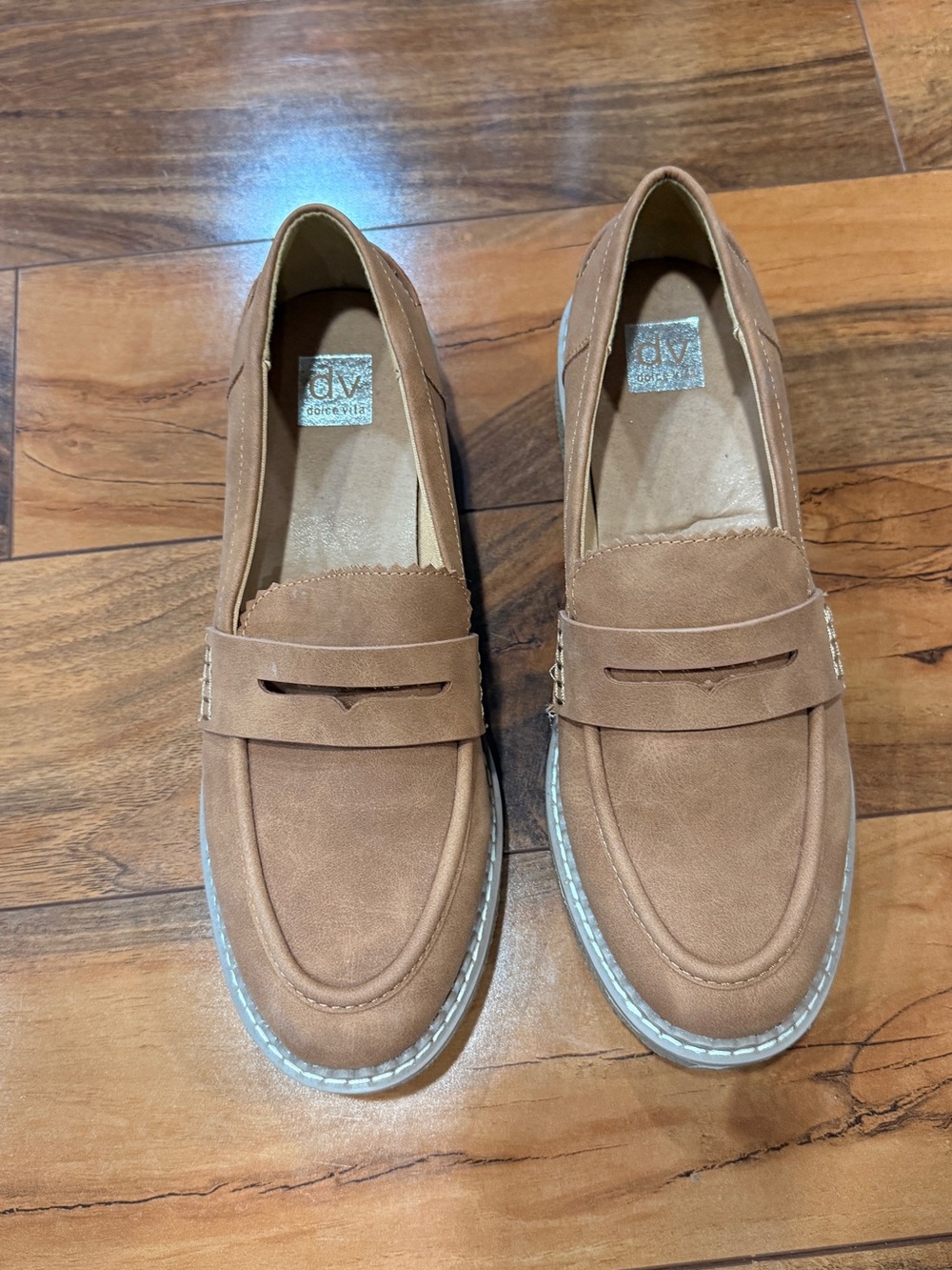 NWOT Dolce Vita Women’s Suede Penny Loafers in Tan